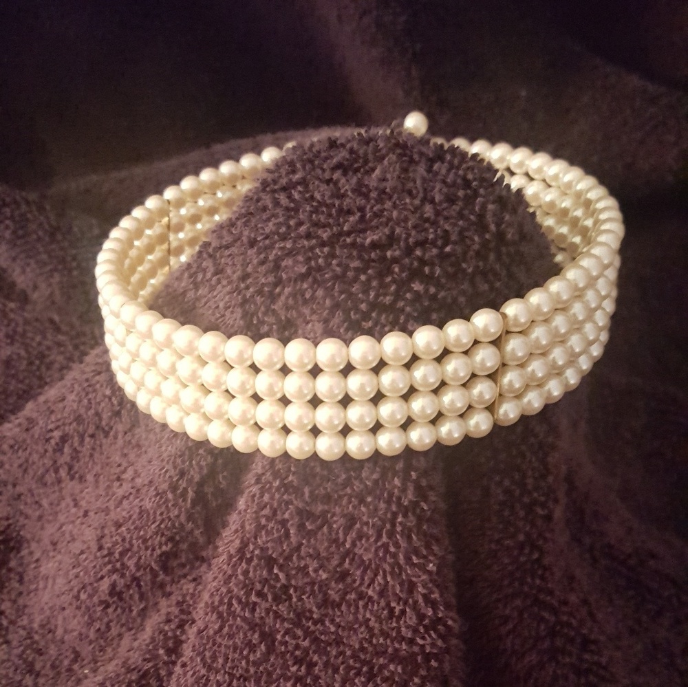 Pearl Choker